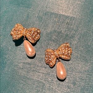 Vintage Gold and Cream Bow Earrings (crafters buy)